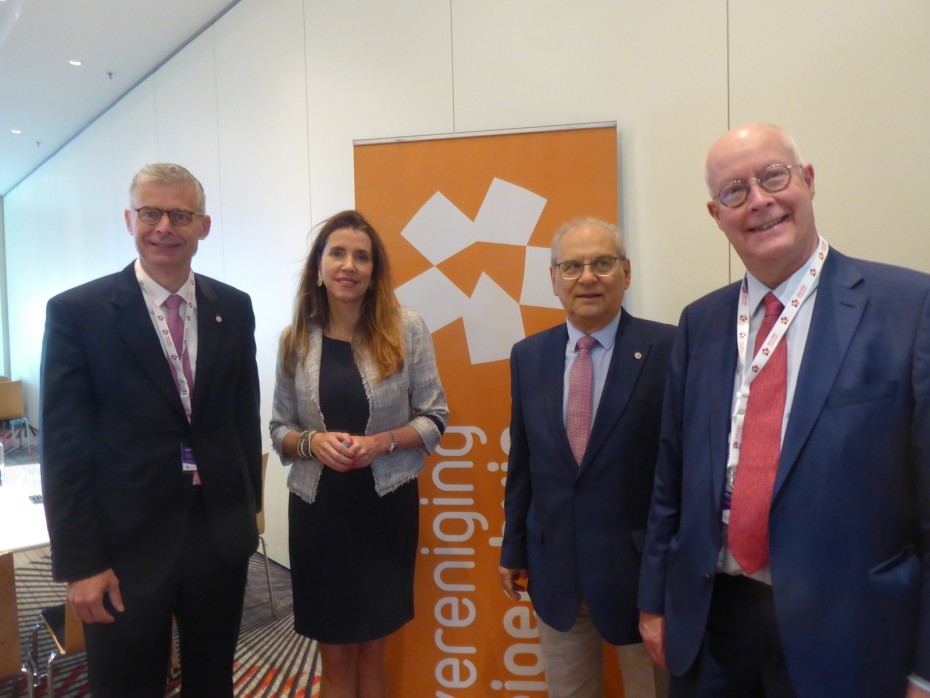 De gauche à droite : Kai Warnecke (Vice-Président de l'UIPI), Emmanuelle Causse (Secrétaire générale de l'UIPI), Stratos Paradias (Président de l'UIPI) et Olivier Hamal (Président du SNPC)